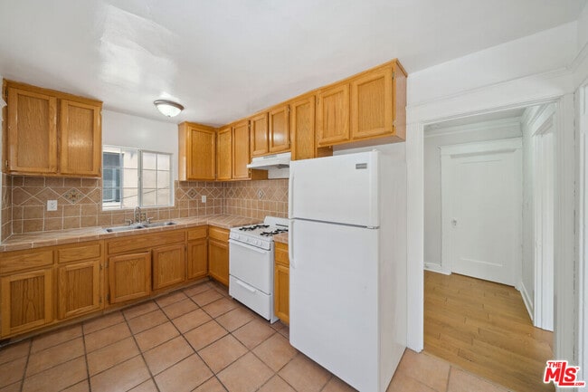 Foto del edificio - 1239 Havenhurst Dr