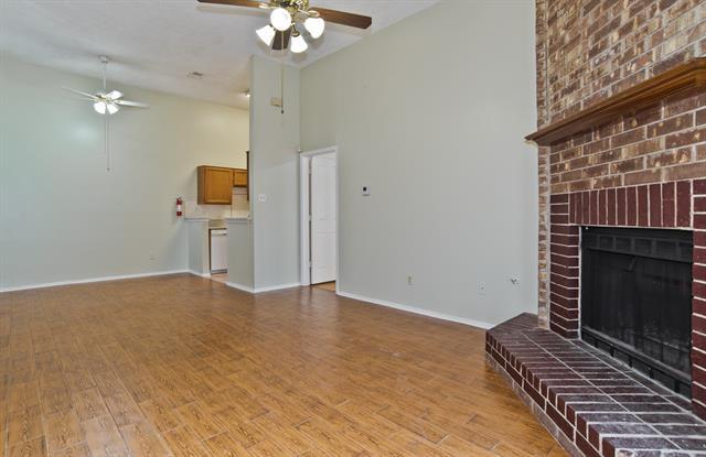Building Photo - 453 Chestnut Ln