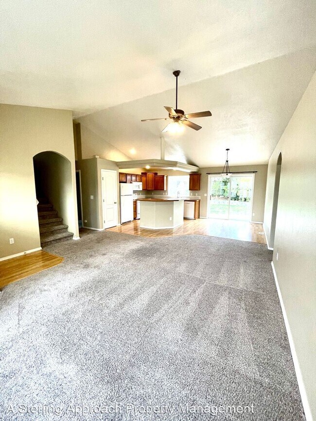 Building Photo - 3 br, 2 bath House - 670 N Echohawk Way