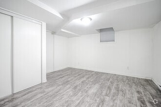 Building Photo - 4105 Av. Papineau