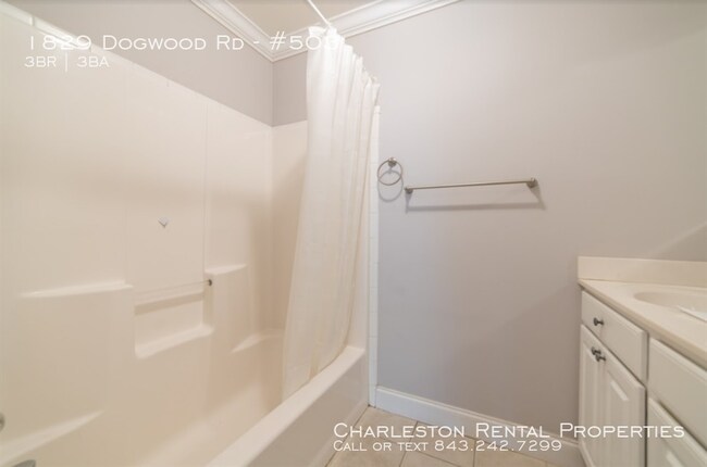 Foto del edificio - 1829 Dogwood Rd