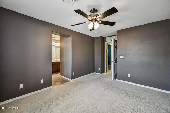 Building Photo - 41708 N Parker Ct