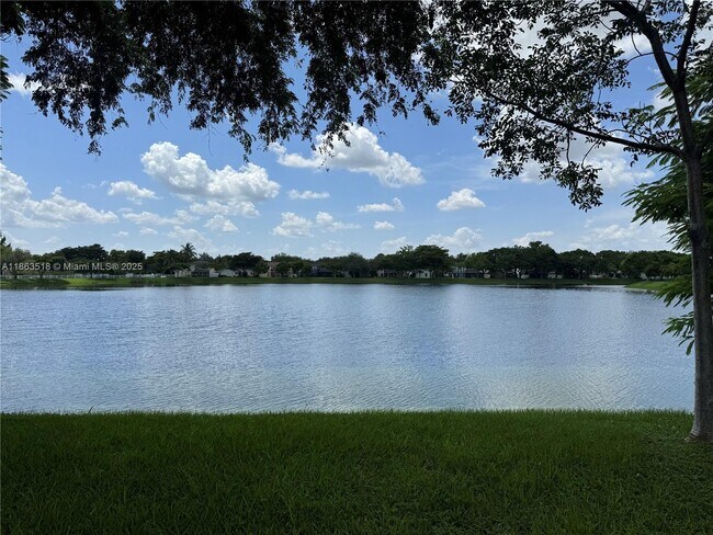 Foto del edificio - 14570 SW 145th Pl