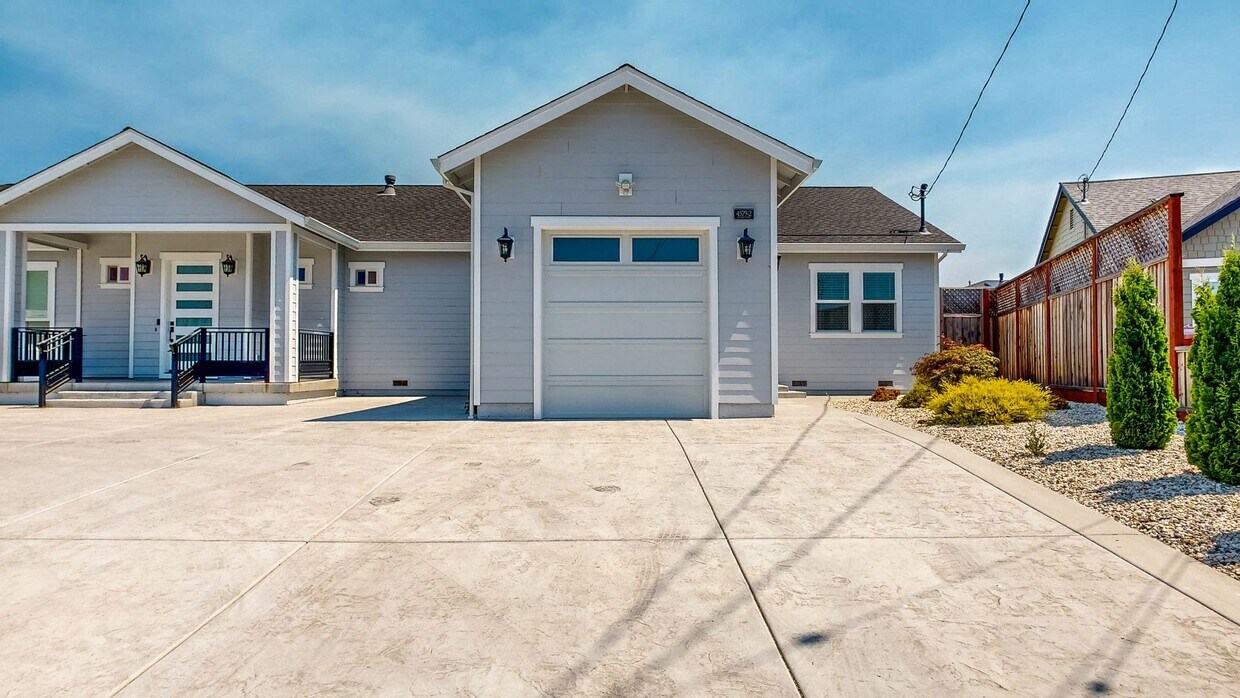 Foto principal - Better Invested Presents This Stunning Mar...