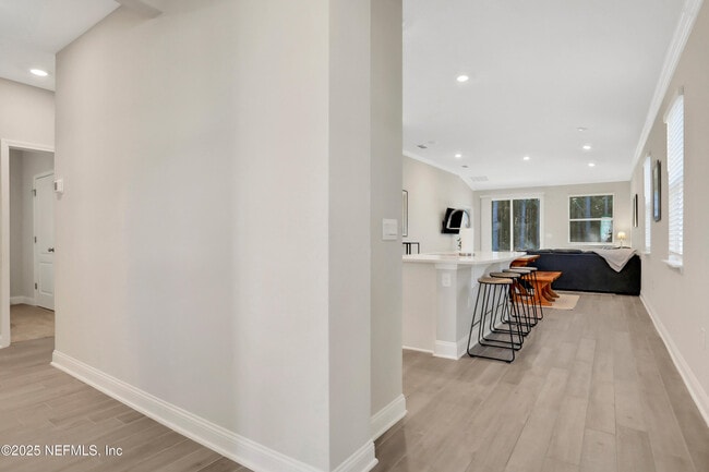 Foto del edificio - 404 Thistleton Wy