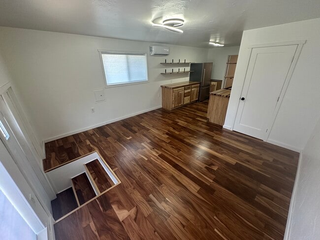 Building Photo - 401 Beaumont Dr