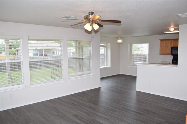 Building Photo - 1104 Barclay Dr