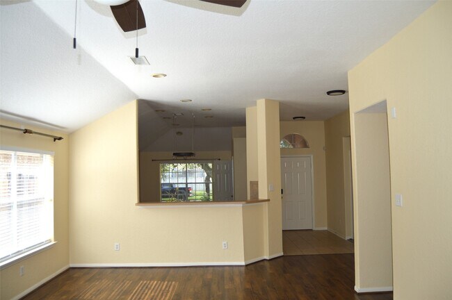 Foto del edificio - 18011 Rose Hill Park Ln