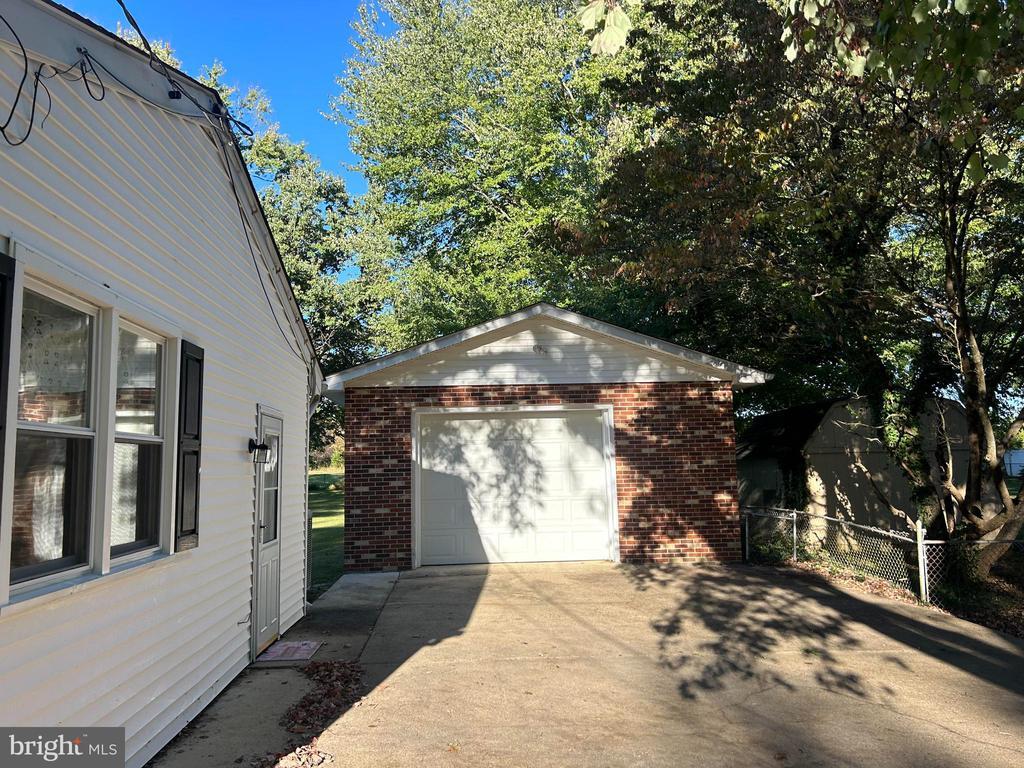 Primary Photo - 22696 Bellwood Ln