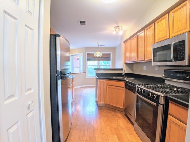 Building Photo - 1504 Thornfield Ln