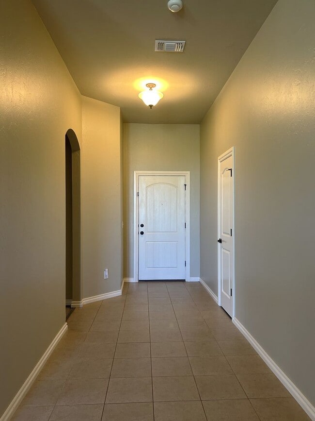 Building Photo - 9517 Crooked Creek Ln