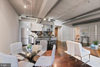 Building Photo - 916 G St NW