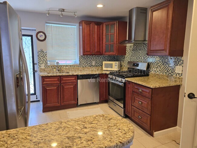 Foto del edificio - 1649 S Bailey St