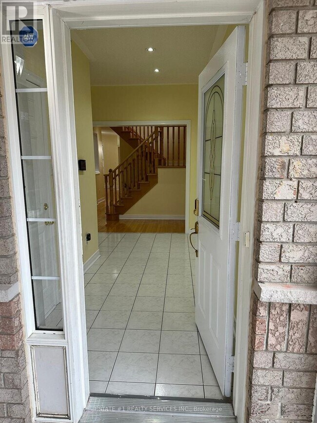 Photo du bâtiment - 544 Matisse Pl