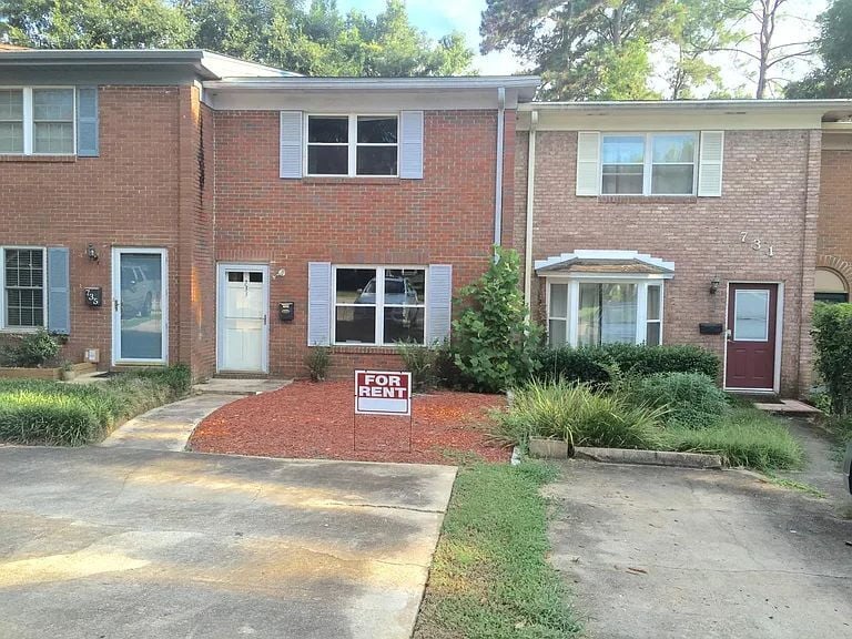 GREAT LOCATION 2BED 2BATH! FENCED IN YARD! - GREAT LOCATION 2BED 2BATH! FENCED IN YARD!