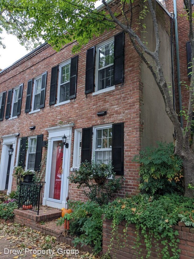 Foto principal - 2 br, 1.5 bath House - 1610 34th St NW