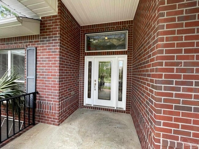 Building Photo - 5955 Hermitage Dr