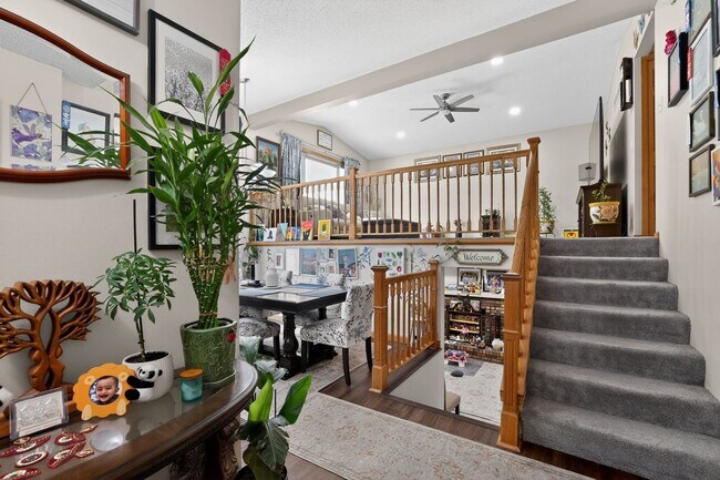 Foto del edificio - 595 Mercury Cir