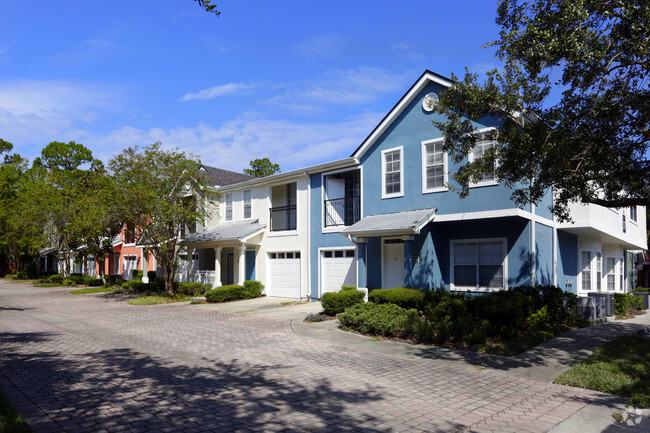 Building Photo - The Villas at Westchase