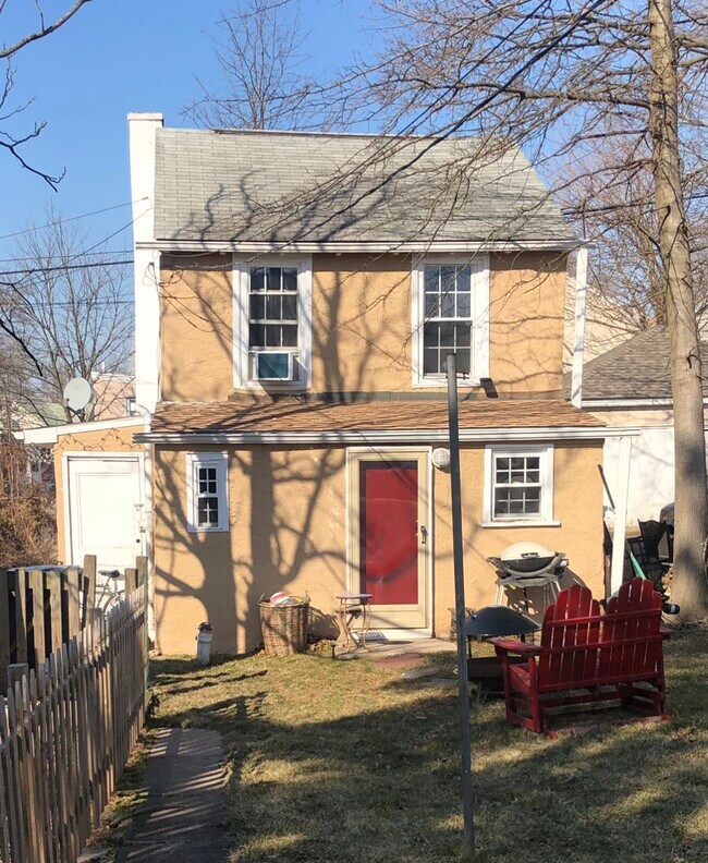 Foto del edificio - 419 Lincoln Ave