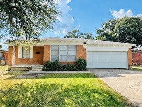 Building Photo - 207 S Nachita Dr