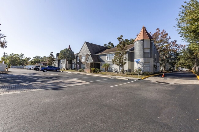 Foto del edificio - Foxcroft Apartments