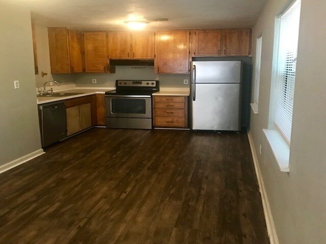 Building Photo - 306 White Dr