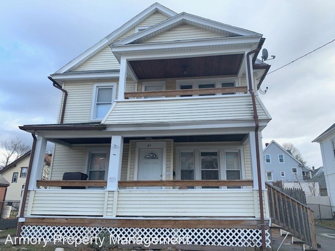 2729 Standish St, Springfield, MA 01108 Room for Rent in Springfield