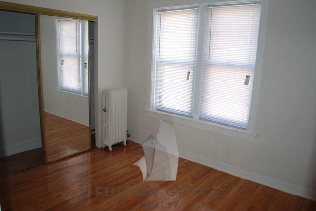 Building Photo - 1317 W Estes Ave