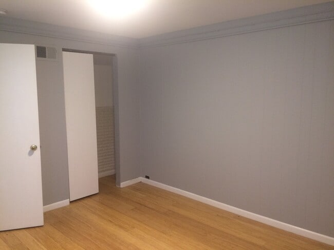 Building Photo - Troy Hill - 2 BR Single Family House Troy ...