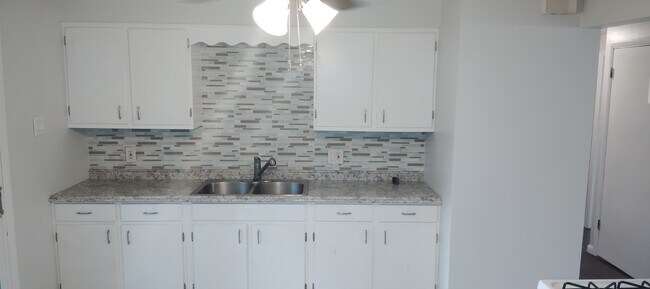 Foto del edificio - 324 Edgewater Ave NW