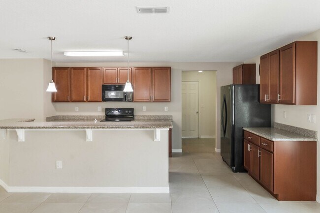 Foto del edificio - Turnkey 3-bed, 2-bath home with a 2-car garage Single Family Home
