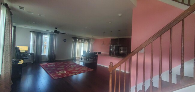 Building Photo - 20 Bauer Ln