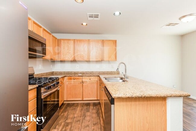 Foto del edificio - 10550 W Gilmore Ave
