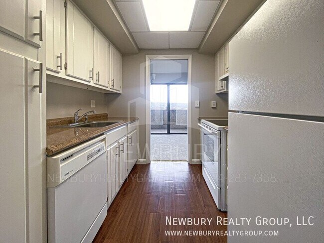 Foto del edificio - 530 N Main St