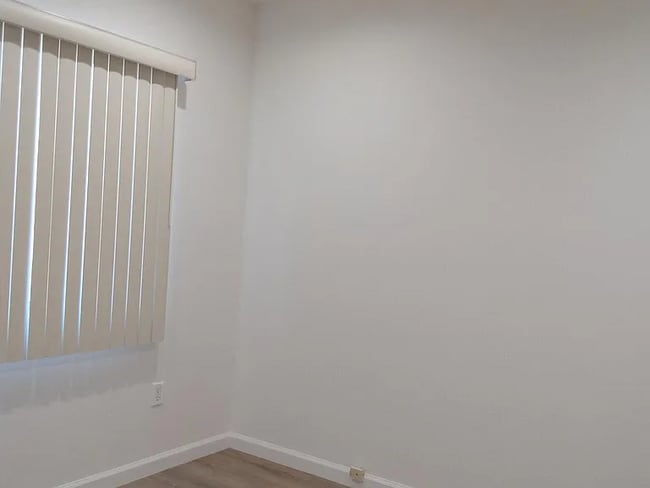 Foto del edificio - 12928 Moorpark St