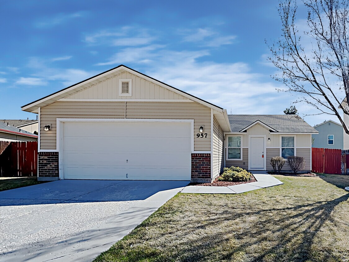 957 East Ensolarado Street House Rental in Kuna, ID