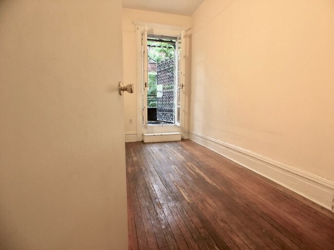 Building Photo - 616 W 113th St