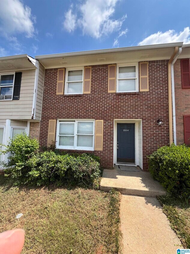 Primary Photo - 2554 Hampstead Dr