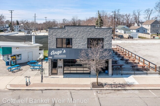 Building Photo - 2 br, 1 bath House - 2964 W Jefferson Ave #1