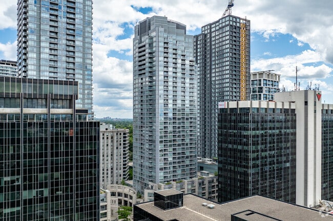 Building Photo - Quantum