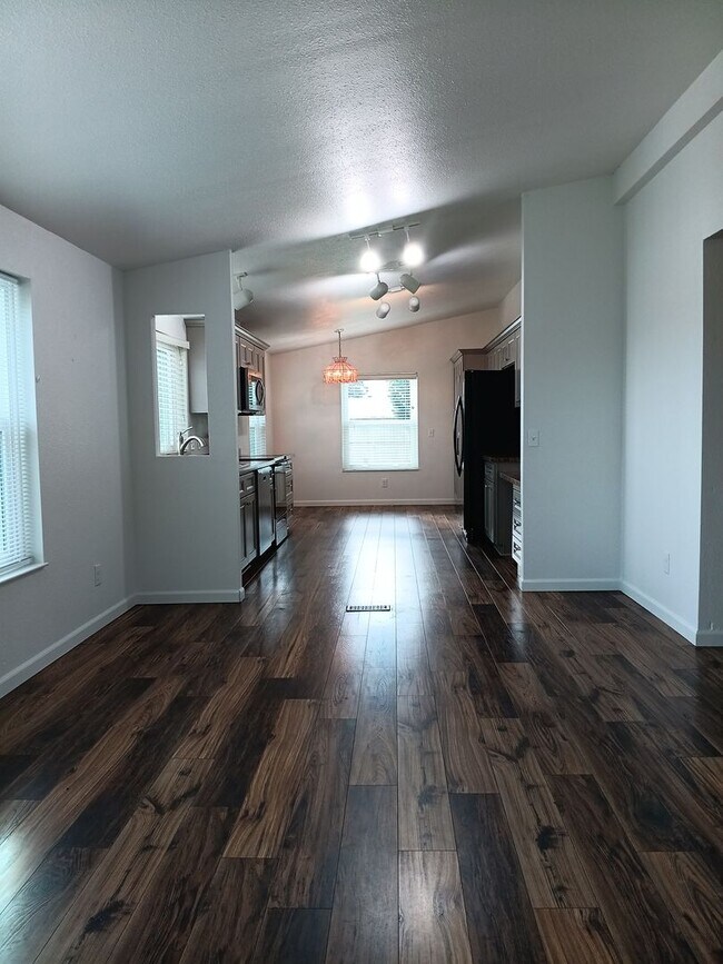 Foto del edificio - Country Living In The Independence Area Is...