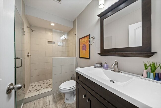 Building Photo - 2201 Reading Rd