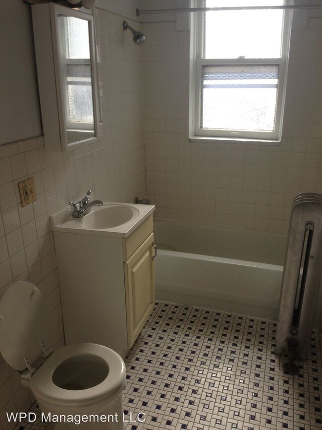 Building Photo - 5407 S Drexel Ave
