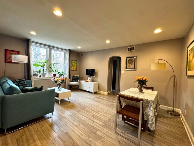 Foto del edificio - Modernized Fully Furnished 1BR, 1BA Condo at Arbors of Arlington