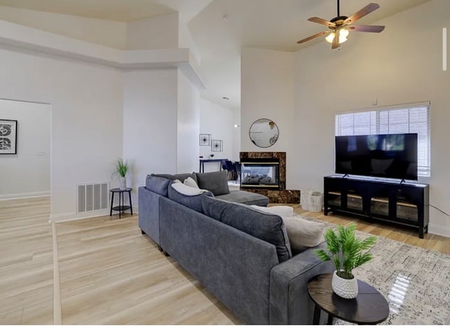 Foto del edificio - 1870 Racine Dr