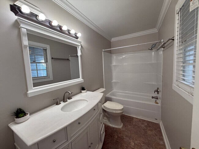 Foto del edificio - 2/2 Townhome Available Now!!