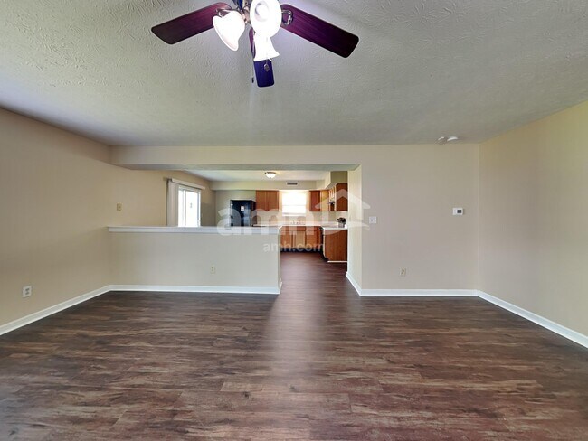 Foto del edificio - 2162 Turning Leaf Dr