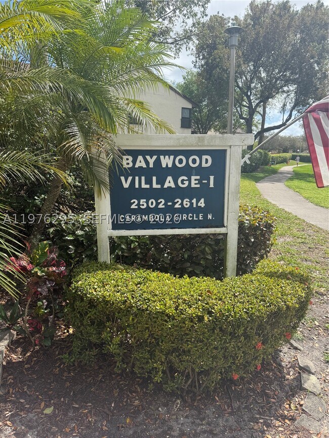 Building Photo - 1877 Carambola Cir N