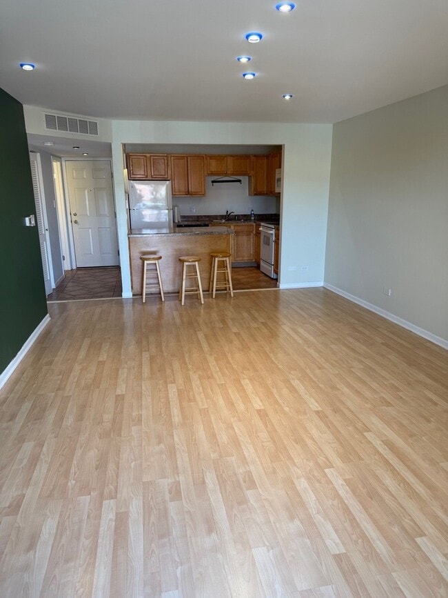 Building Photo - 910 Beau Dr